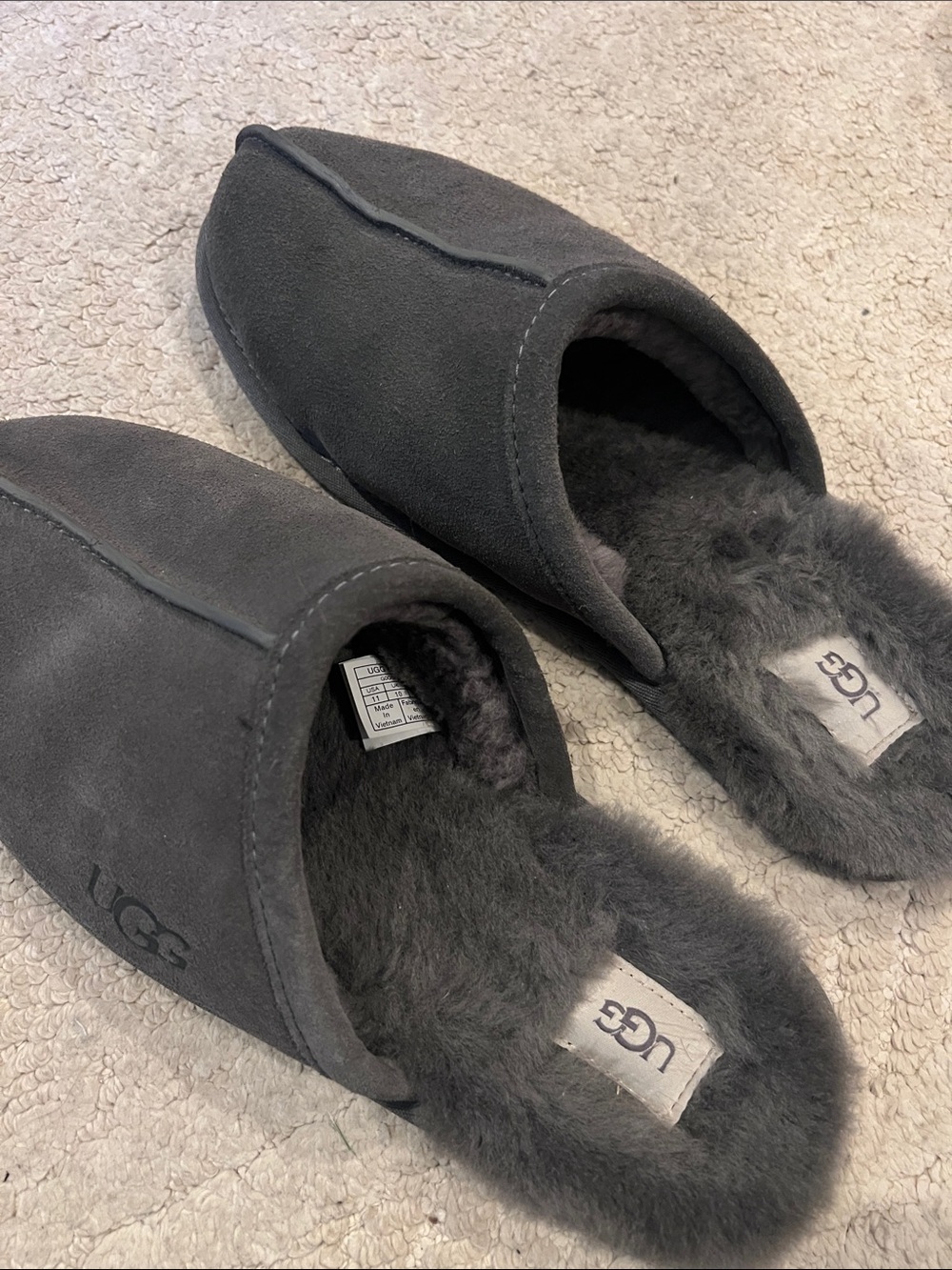 UGG Men's SCUFF Suede & Sheepskin Slippers in Light Gray Size 11